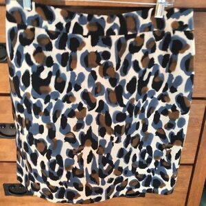 Size 14 V Bertinelli animal print skirt